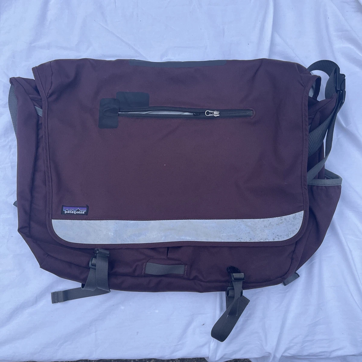 Large Patagonia Critical Mass Messenger Bag, Maroon, Used | eBay