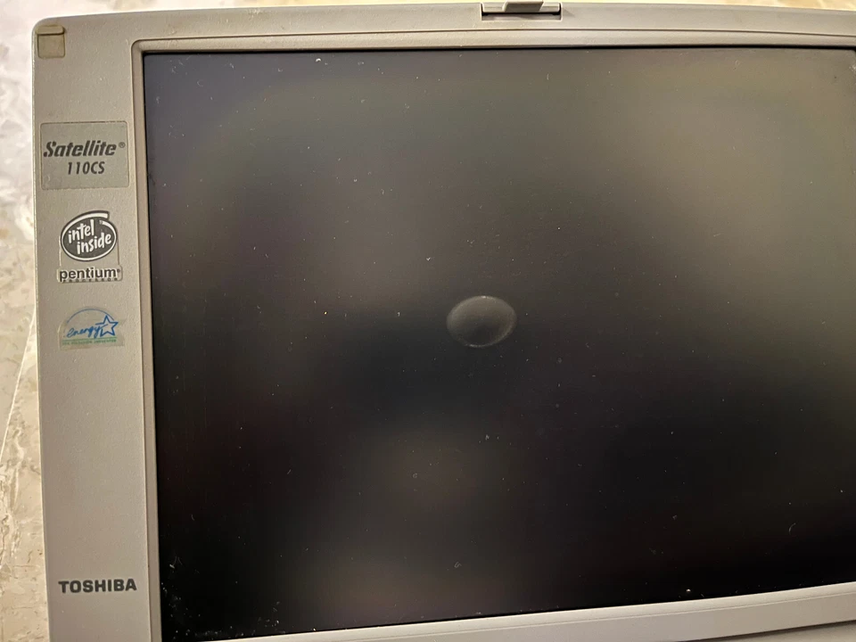 Notebook TOSHIBA Satellite 110CS Pentium I  8Mb/HDD 802Mb to repair or for parts - Imagen 3 de 4