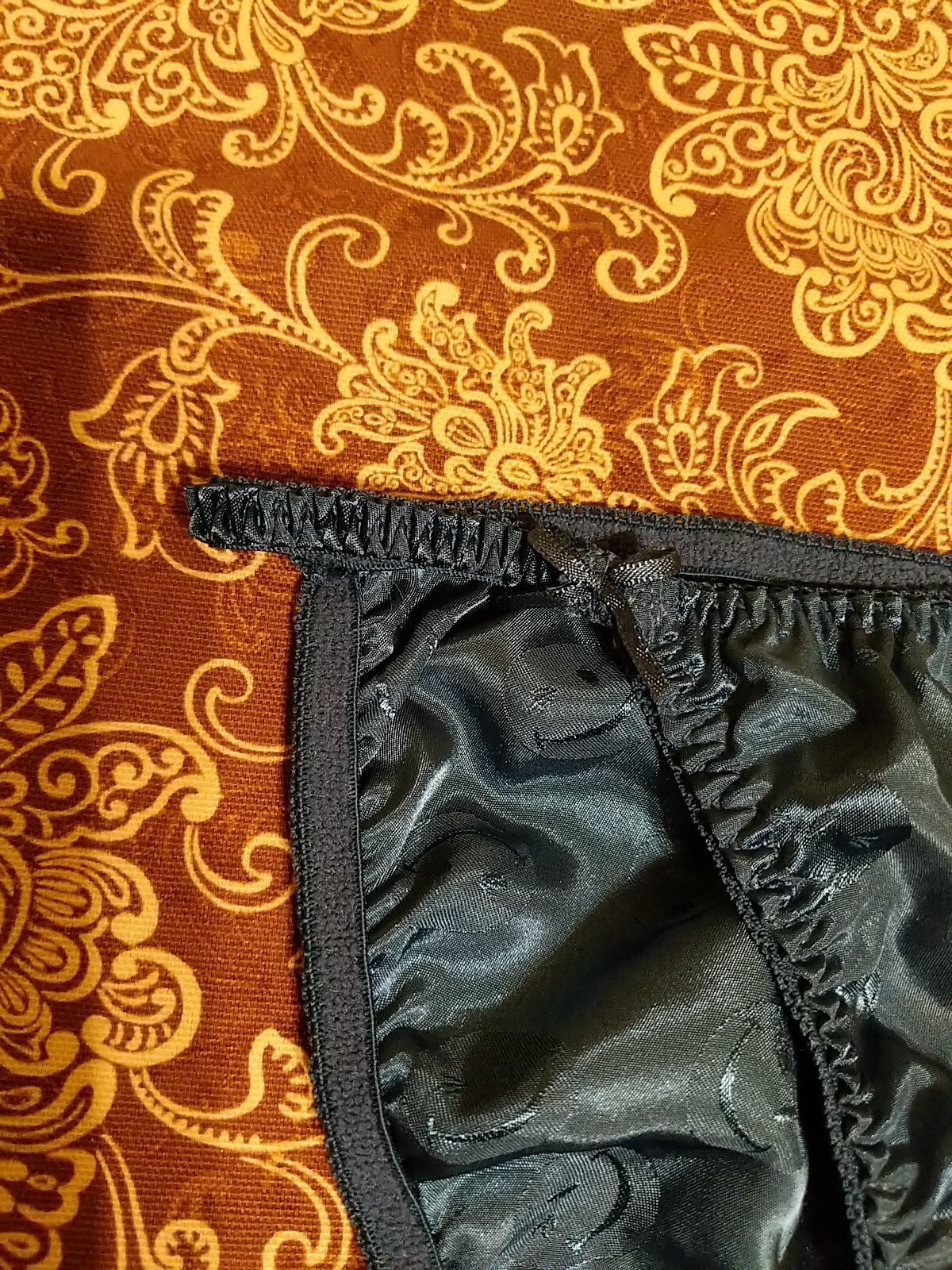 Vintage Joe Boxer Satin String Bikini Panties Size 6 Gem