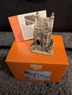lilliput lane cottages New Neighbours