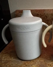MUSHIE Trainer Sippy Cup | Made in Denmark | Leak Resistant Twist-Off Cloud NWOB