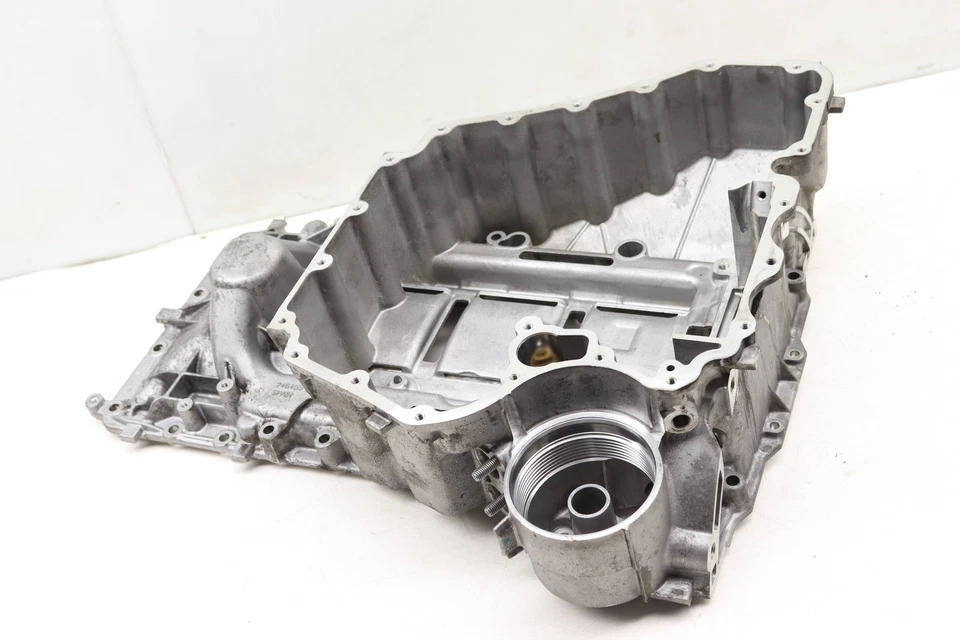 BMW M6 2012-2018 4,4 L - cárter de aceite del motor superior 7843141 Foto 2 de 4