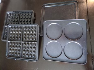Cuisinart Breakfast Central Waffle and Pancake Plates - Barely Used