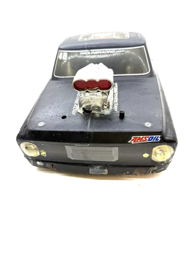 Vaterra V100 1972 Chevy C-10 4wd Brushed RC Truck - Image 4 of 4