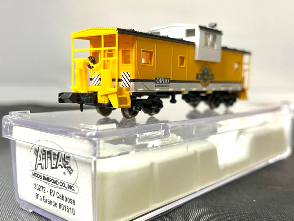 Atlas N Scale Extended Vision Caboose Rio Grande #01510 - Image 3 of 4