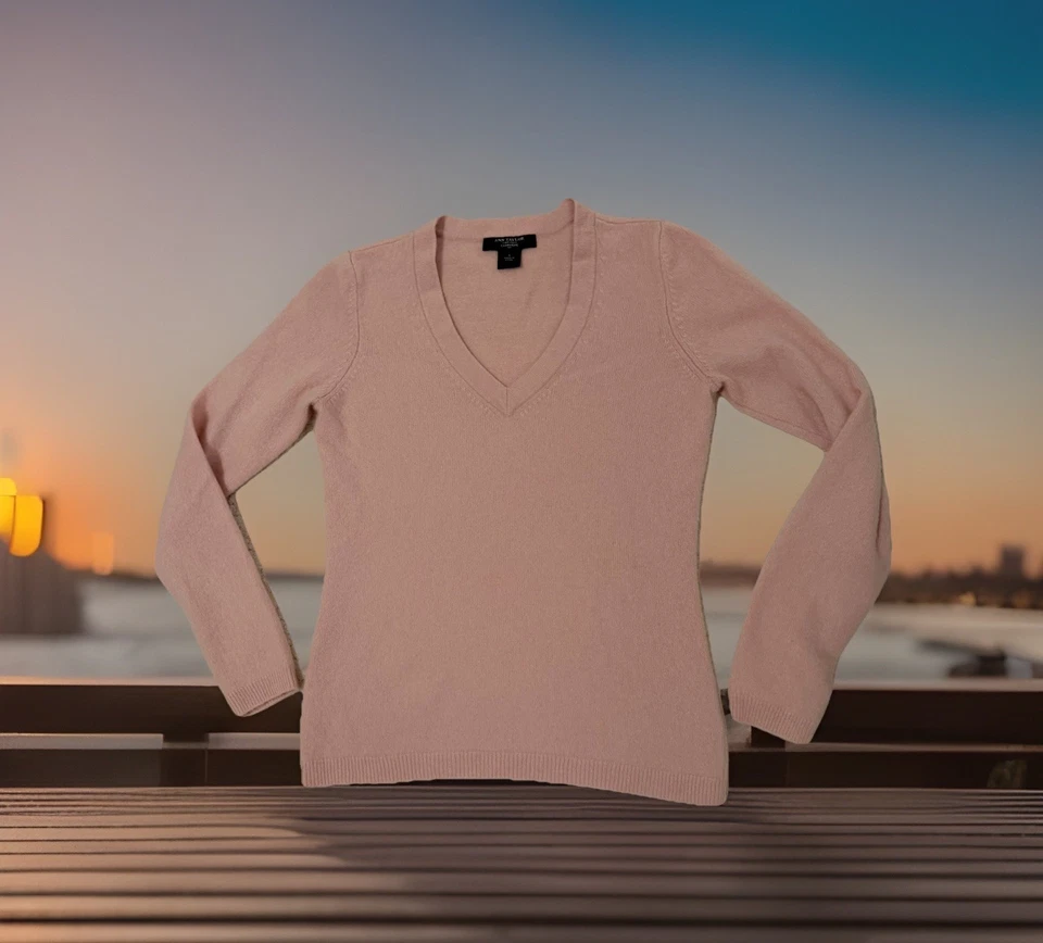 Suéter Ann Taylor 100% Cachemira Rosa Suave Cuello en V SUAVE Lujo Preppy Foto 4 de 4