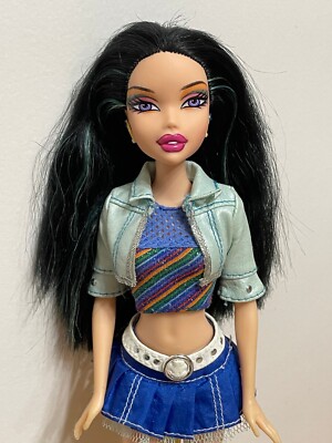 Barbie My Scene Roller Girl Nolee Doll Articulated Legs Blue Hair Streaks 