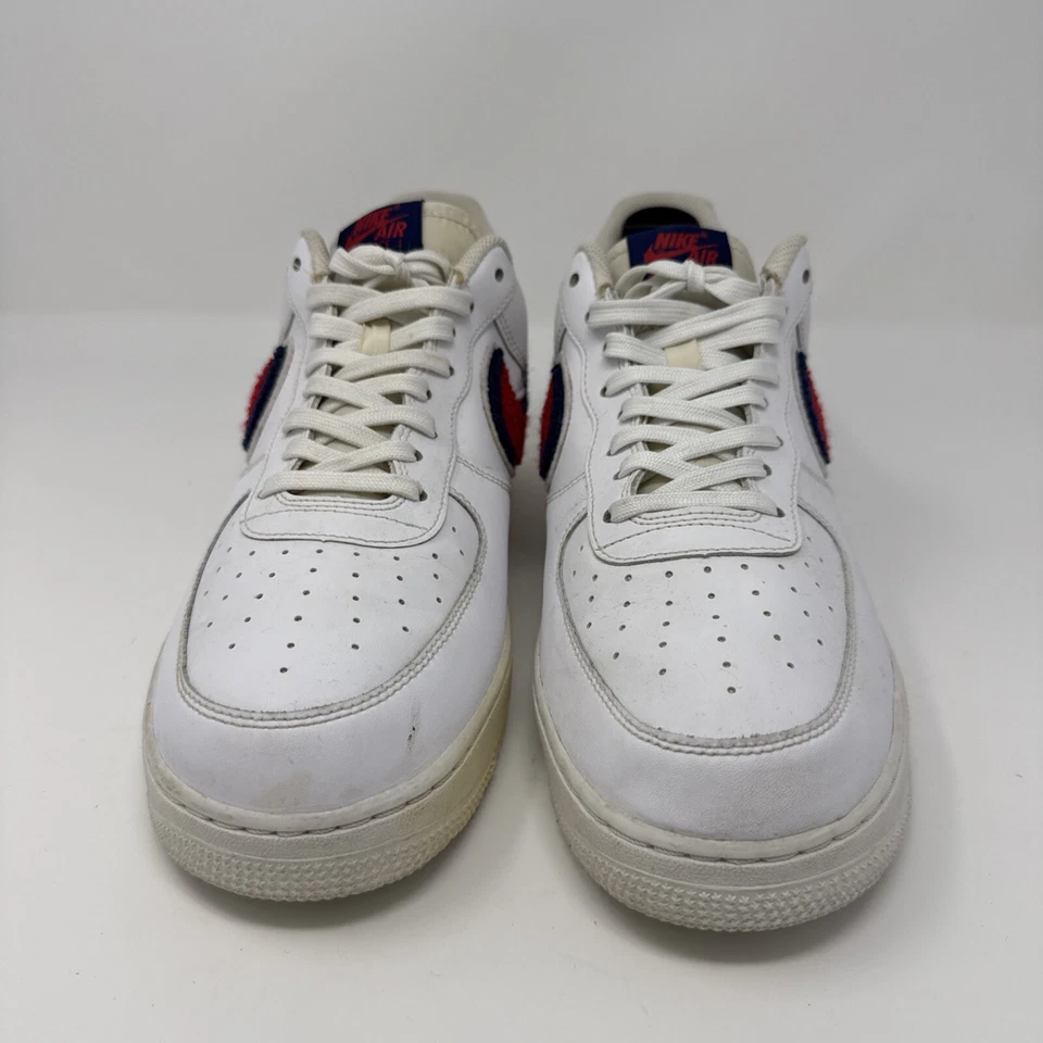Nike Air Force 1 '07 LV8 Chenille Swoosh Rojo Blanco Azul 823511-106 Para hombres 11.5 Foto 4 de 4