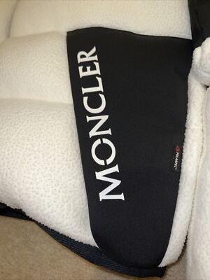 Moncler Grenoble Apres-Ski Down Jacket Polartec 100 Series White