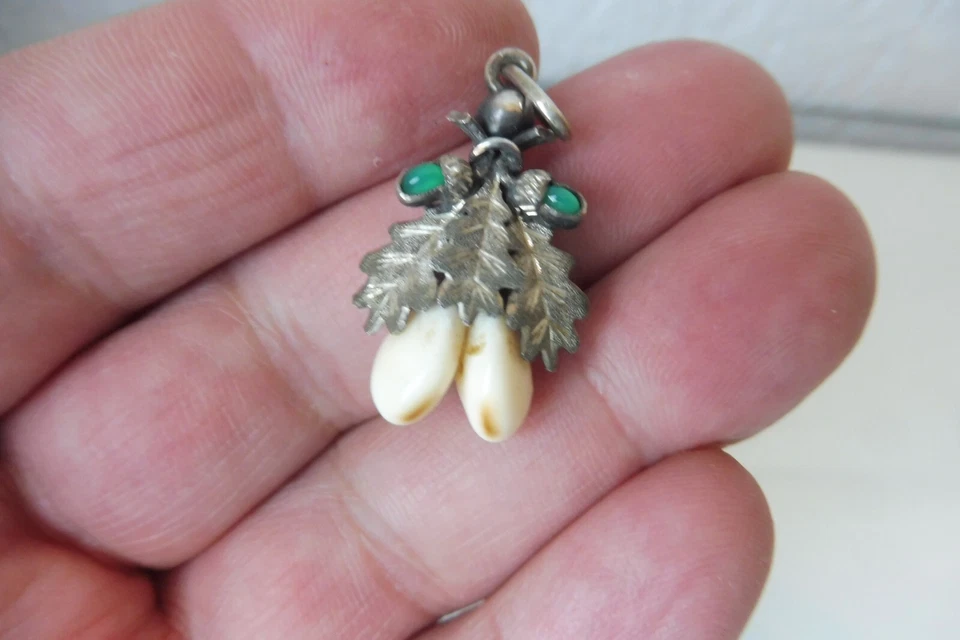 Bellissimo, Vecchio Ciondolo In Argento 900 Con Granelli E Smeraldi - Immagine 4 di 4