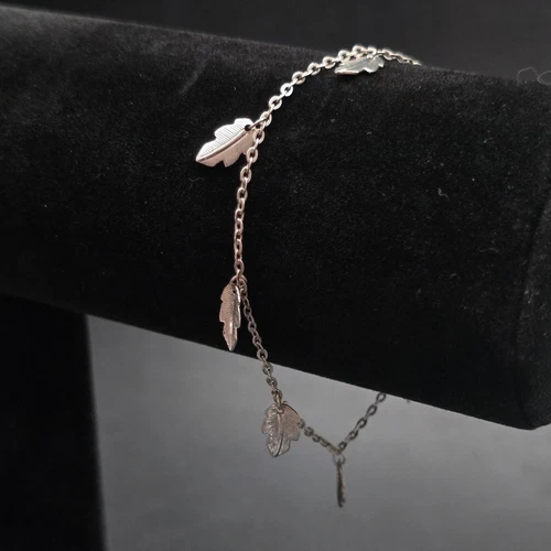 Avon Silver Tone Leaf Charm Bracelet Petite Dainty Vintage Costume Jewelry