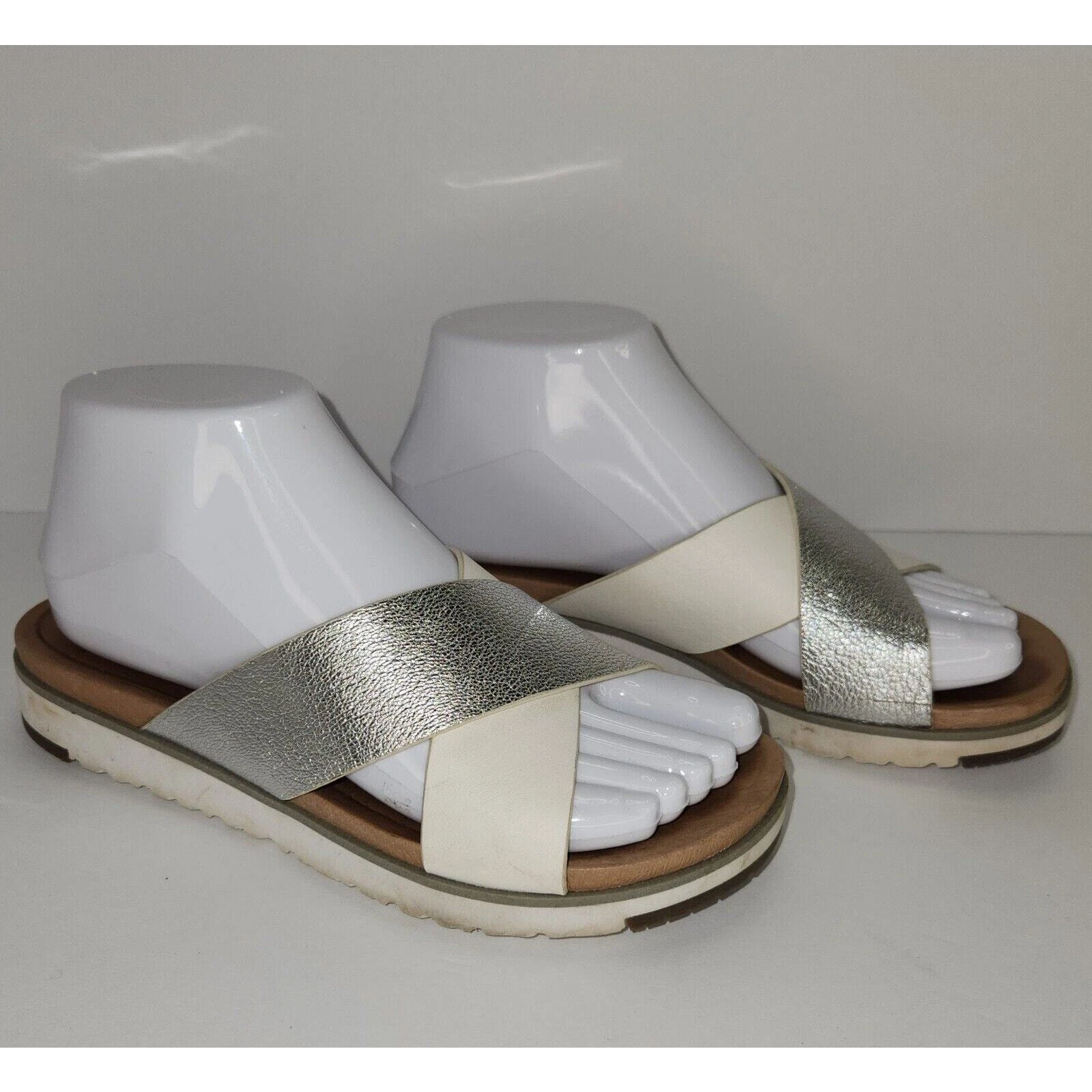 Sandali donna UGG Australia Kari argento metallizzato incrociato misura 6 5