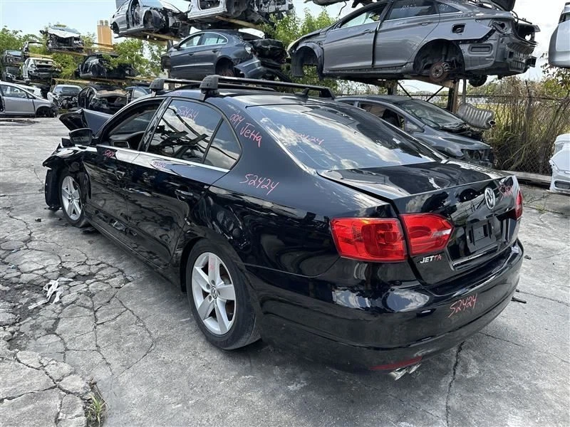 Actuador cerradura puerta conductor delantero izquierdo 2013 14 15 16 Volkswagen Jetta Foto 3 de 4