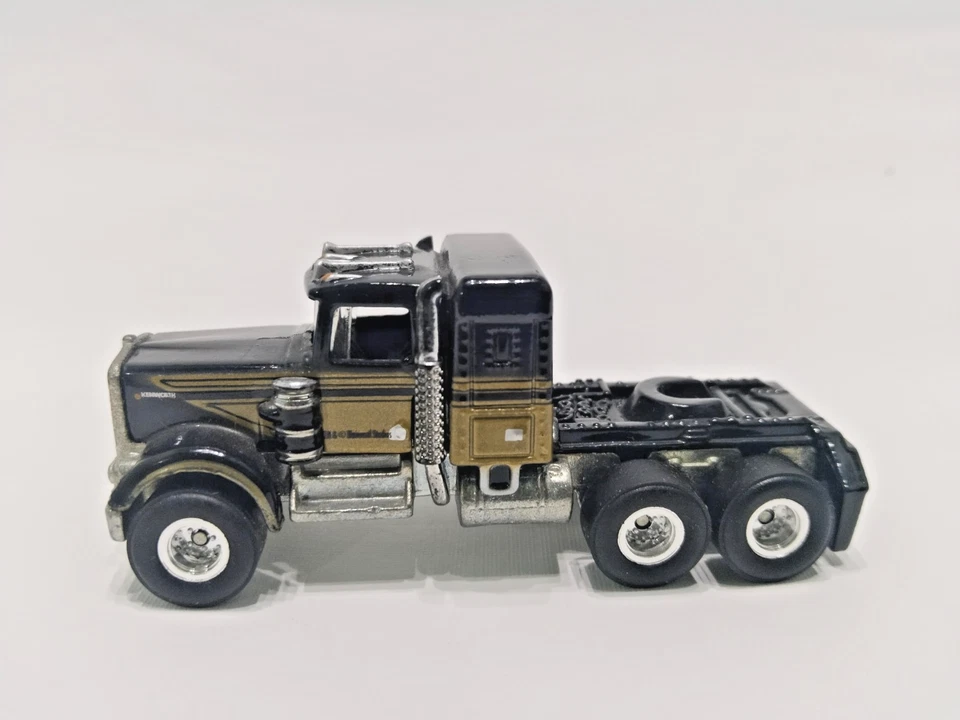 Hot Wheels 2013 Smokey and the Bandit 75 Kenworth W900 suelto - Imagen 2 de 4