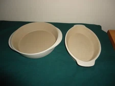 Two Pampered Chef New Traditions Family Heritage Stoneware Vanilla Round & Oval