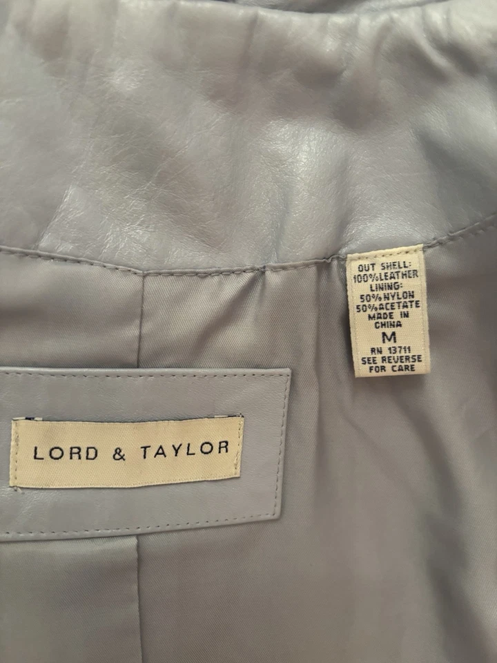 Chaqueta de cuero azul claro Lord & Taylor usada en excelente estado $400 - mediana Foto 4 de 4
