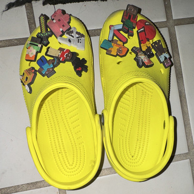 Crocs Classic Clog Yellow w/ Minecraft & Spider-Man Jibbitz Men s 5.5