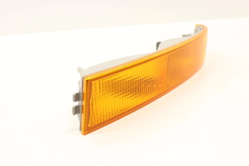 2003 - 2024 GMC SAVANA 3500 ПЕРЕДНИЙ ЛЕВЫЙ ПАРК ПОВОРОТНИК ЛАМПА OEM 84218437 - Изображение 2 из 4