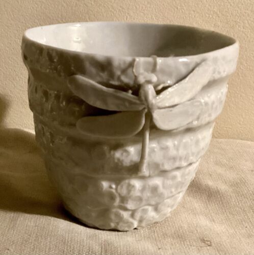 Japanese Antique Porcelain DRAGONFLY Bamboo Handle SIGNED Cup Hand Modeled - Imagen 1 de 7