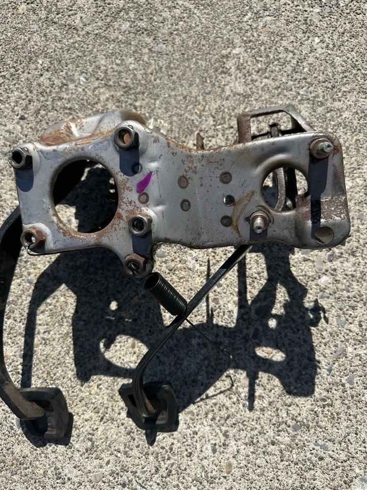 Embrague y pedal de freno para camioneta Toyota 4Runner 1989-1995 Foto 3 de 4