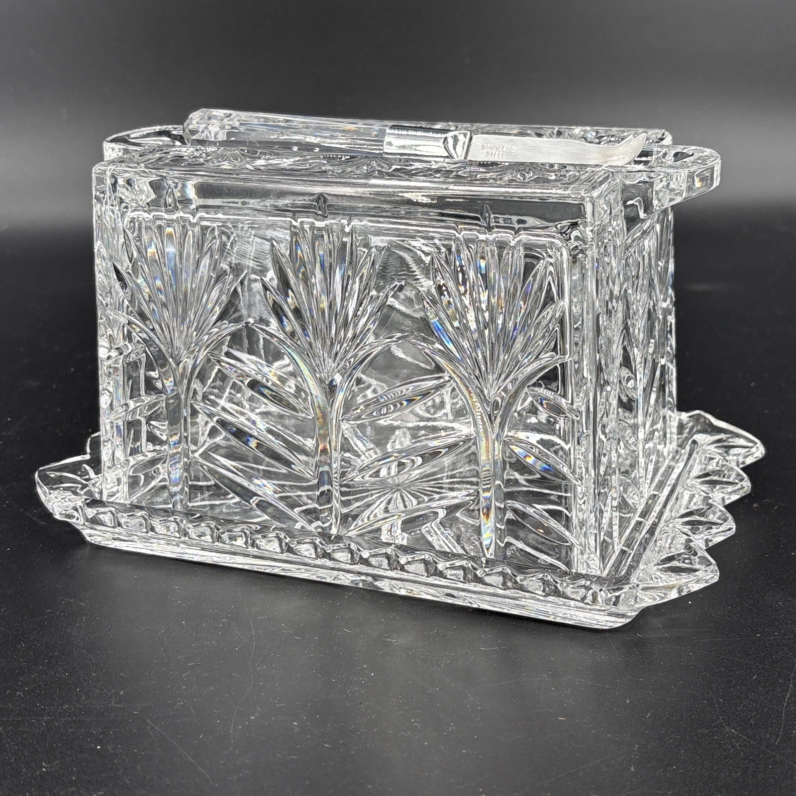 Crystal Clear Industries Crystal Large Covered Dish Portico Cheese Dish Butter
Opens in a new window
