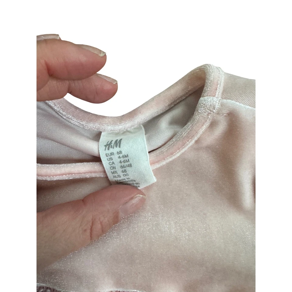 Vestido H&M Talla 4-6 Minths Bebé Niña Rosa Terciopelo Manga Larga Vestido Foto 3 de 3