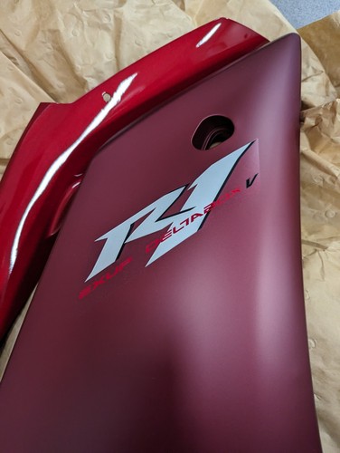 Yamaha 2008 R1 Deep red Panel Assembly #2 - 4C8-Y273V-B0-P5 - Picture 2 of 3