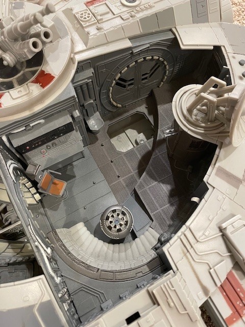 Hasbro 2008 Giant Star Wars Millennium Falcon Legacy