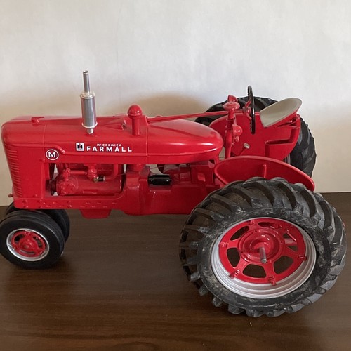 Modelli originali scala 1/8 IH McCormick Farmall M trattore agricolo pressofuso - Foto 21 di 21