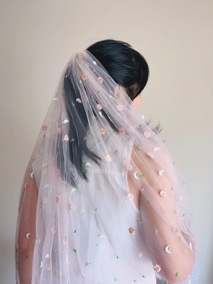 Velo de flor de margarita, velo de flor bordado, velo de boda floral, velo de novia Foto 2 de 4