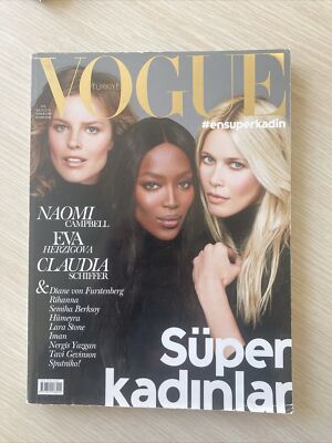 女性情報誌 Vogue Turkey Magazine October 2021 Vogue Turkey