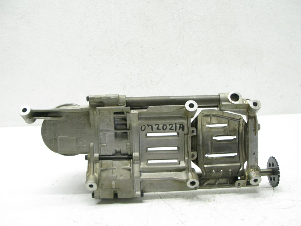 04-10 宝马 X5 4.8L 4.4L N62N V8 发动机机油过滤器房泵 原始设备制造商 072021A — 第 3/4 张图片
