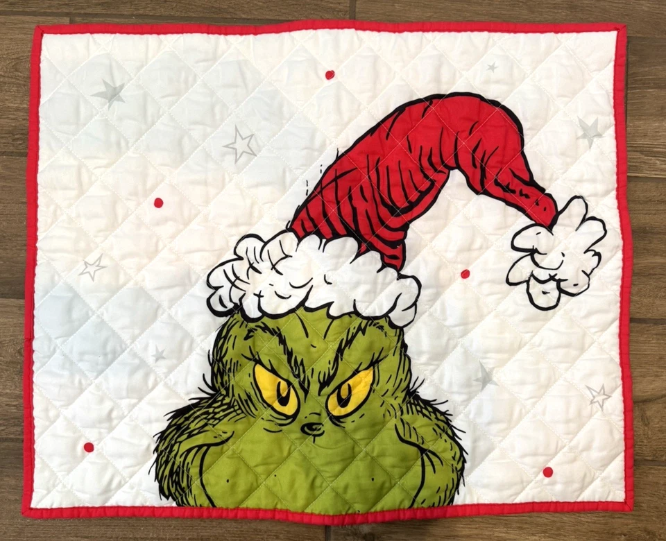 The Grinch & Max Reversible Quilted Twin Comforter and Pillow Sham - Image 3 of 4