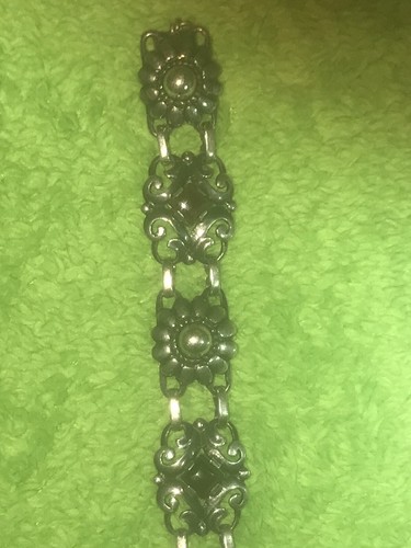 Estate Vintage Sterling Silver Hallmarked Sterling Garnet Bracelet - Picture 13 of 18