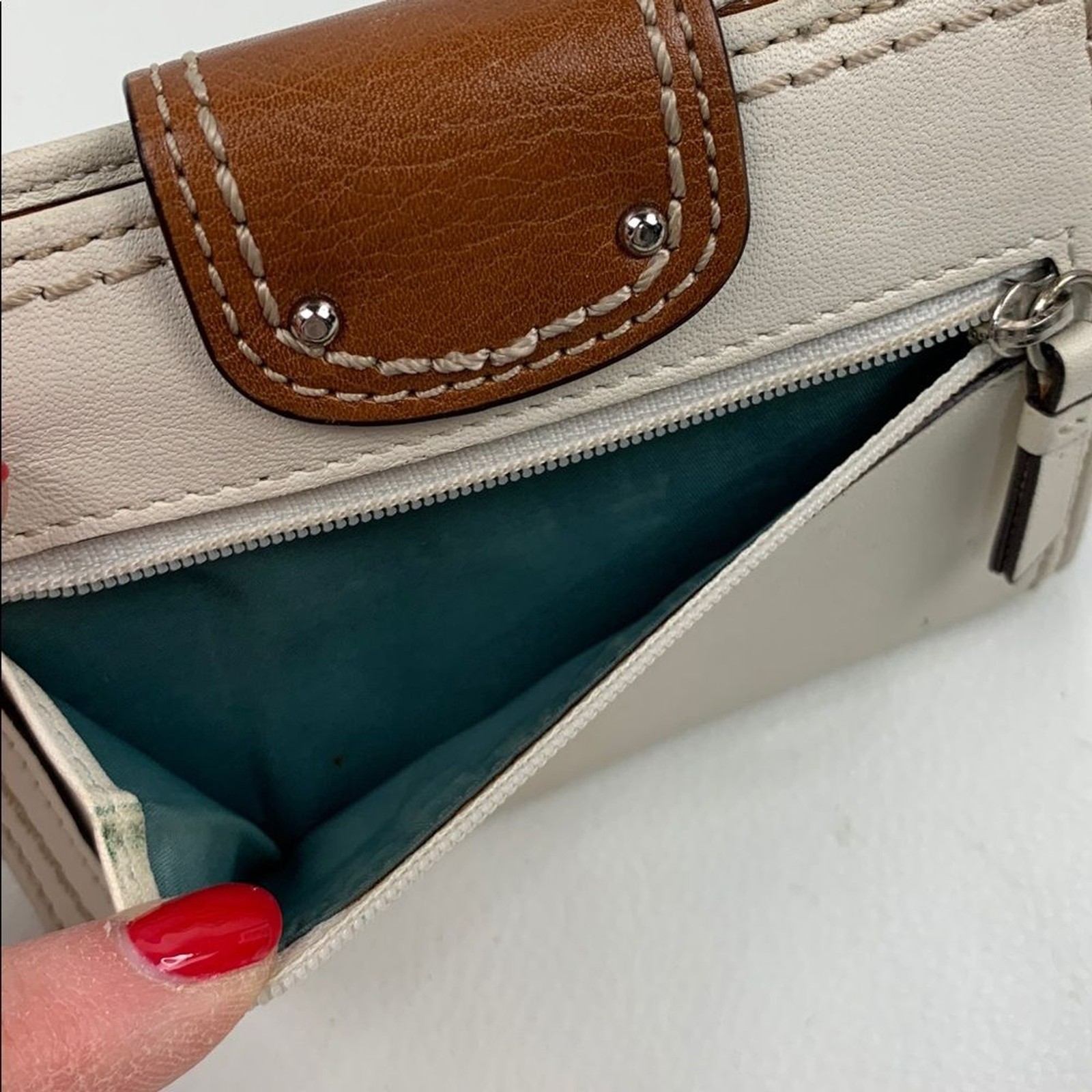 Coach Cream and Tan Leather Wallet Silver Turnkey Opening ID slip pockets thumbnail 12