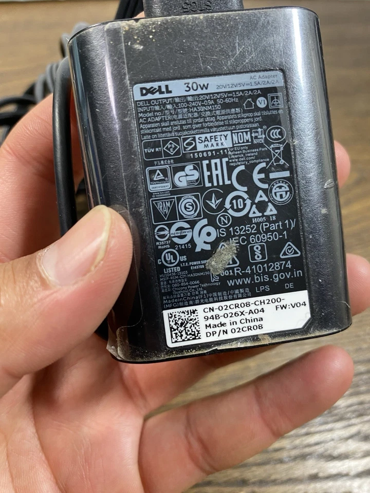 Cargador Adaptador CA USB-C Original Dell HA30NM150 30W 20V 2A Series Foto 2 de 4