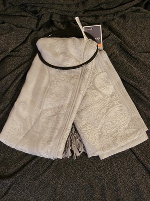 WEST LOOP WOMEN'S LIGHTWEIGHT LIGHT GRAY FLORAL PRINT SCARF NEW WITH TAGS
