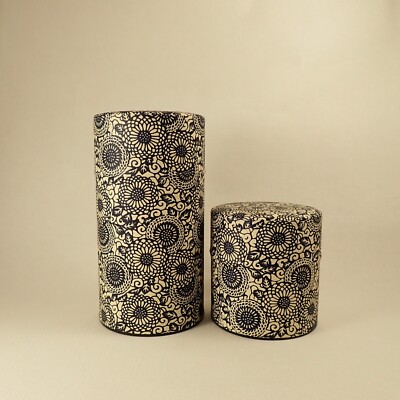 Teedose ''kiku Karakusa'' aus Metall mit Mino-Washi-Papier, aus Japan, size S/L