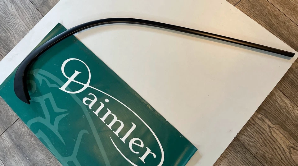 JAGUAR X TYPE ESTATE REAR RIGHT BODYSIDE GLASS WINDOW FINISHER TRIM - Image 2 of 2