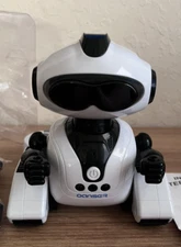 2.4G Intelligent Interactive Robot RC W Gesture Sensor Voice Record Ages 8+ NEW