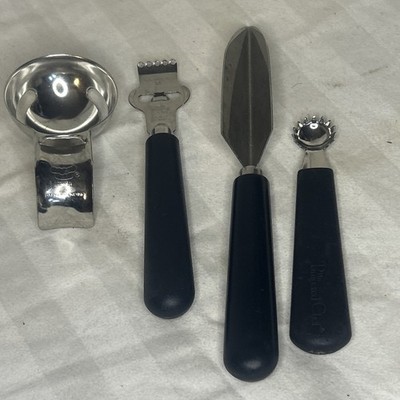 Pampered Chef 4 Kitchen Gadgets Tools Egg Separator Garnishing Zester Corer