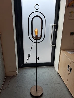 vintage style standard lamp - Image 1 of 2