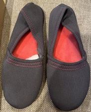 New Womens Dark Gray Full Slip On Slippers Size 9M