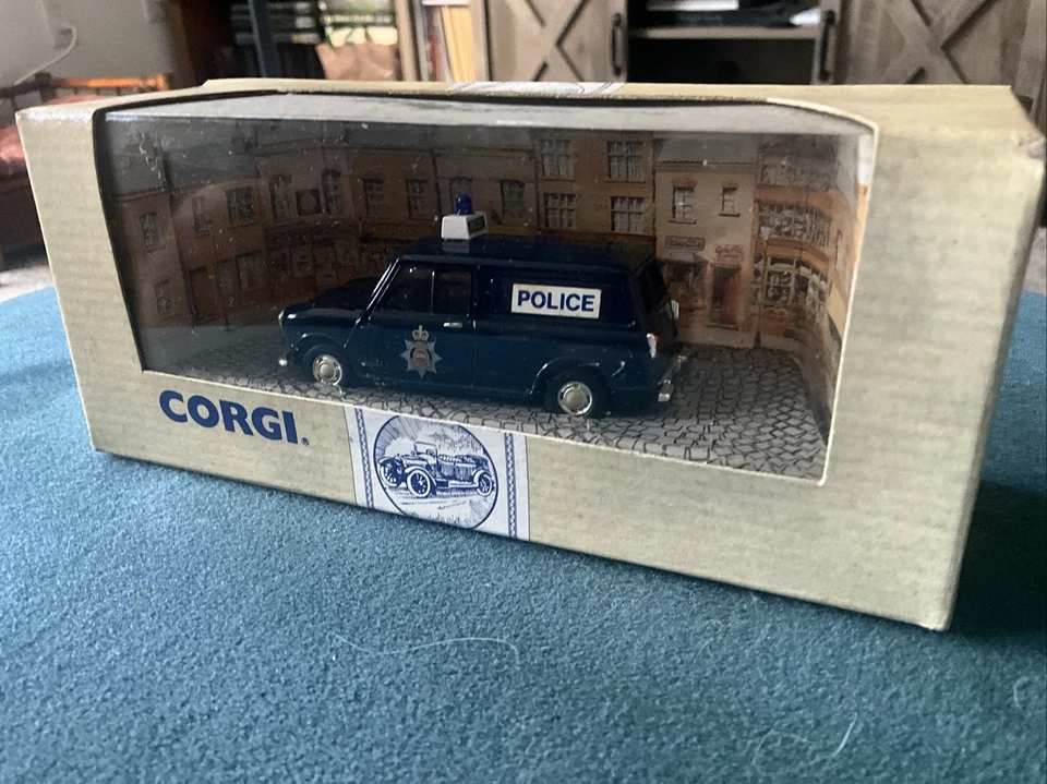 Corgi Classics 1/43 Scale 96956 Morris Mini Police Van - New In Box - Image 3 of 4