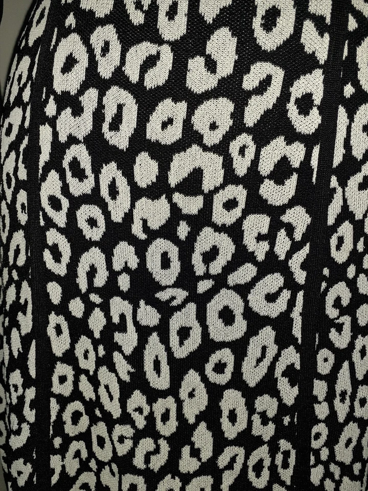 Vestido Suéter KENNETH COLE Talla L Negro Blanco Leopardo Estampado Animal Manga Larga Foto 3 de 4