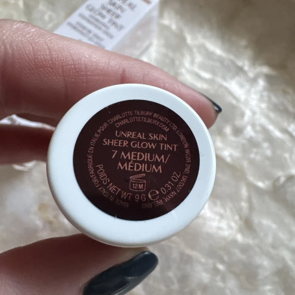 CHARLOTTE TILBURY UNREAL SKIN SHEER GLOW TINT HYDRATING FOUNDATION STICK 7 MEDIU - Image 4 of 4