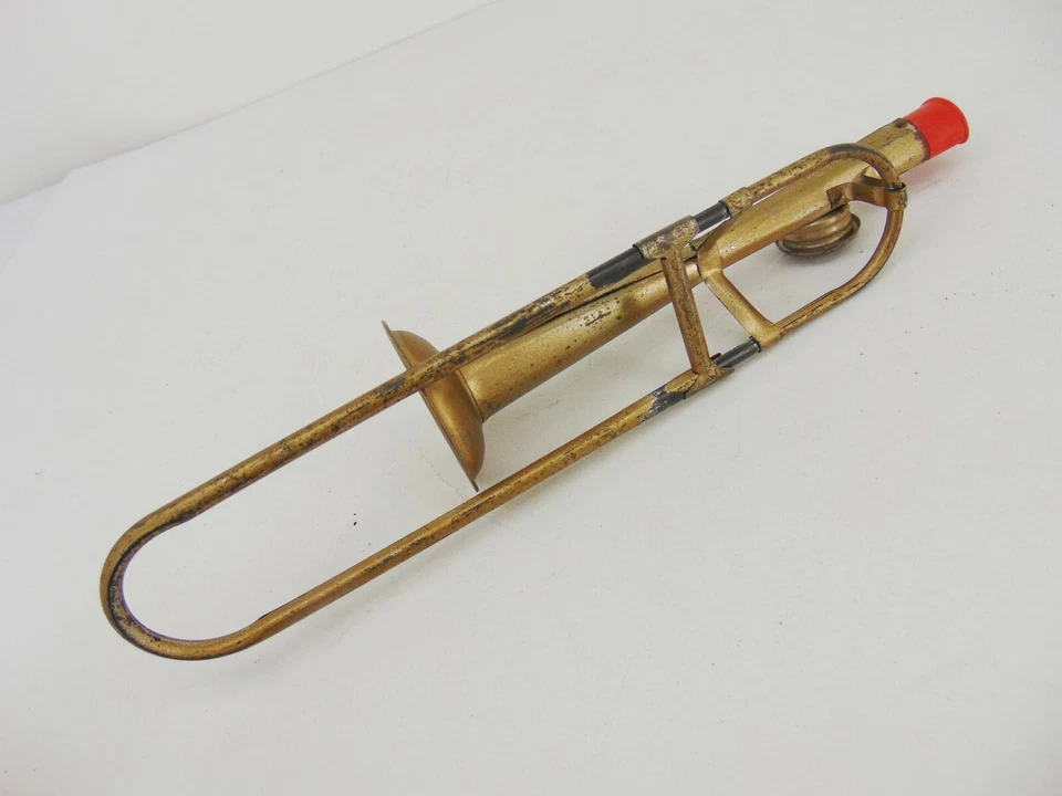 BONITO TROMBÓN PUNTA ROJA DE METAL VINTAGE KAZOO de DEL RUBIO TRILLIZOS Estate Foto 3 de 4