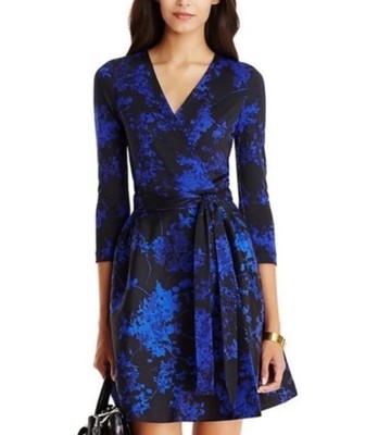 Diane Von Furstenberg DVF Valerie Size 8 Navy Floral Wool Silk Wrap Dress EUC