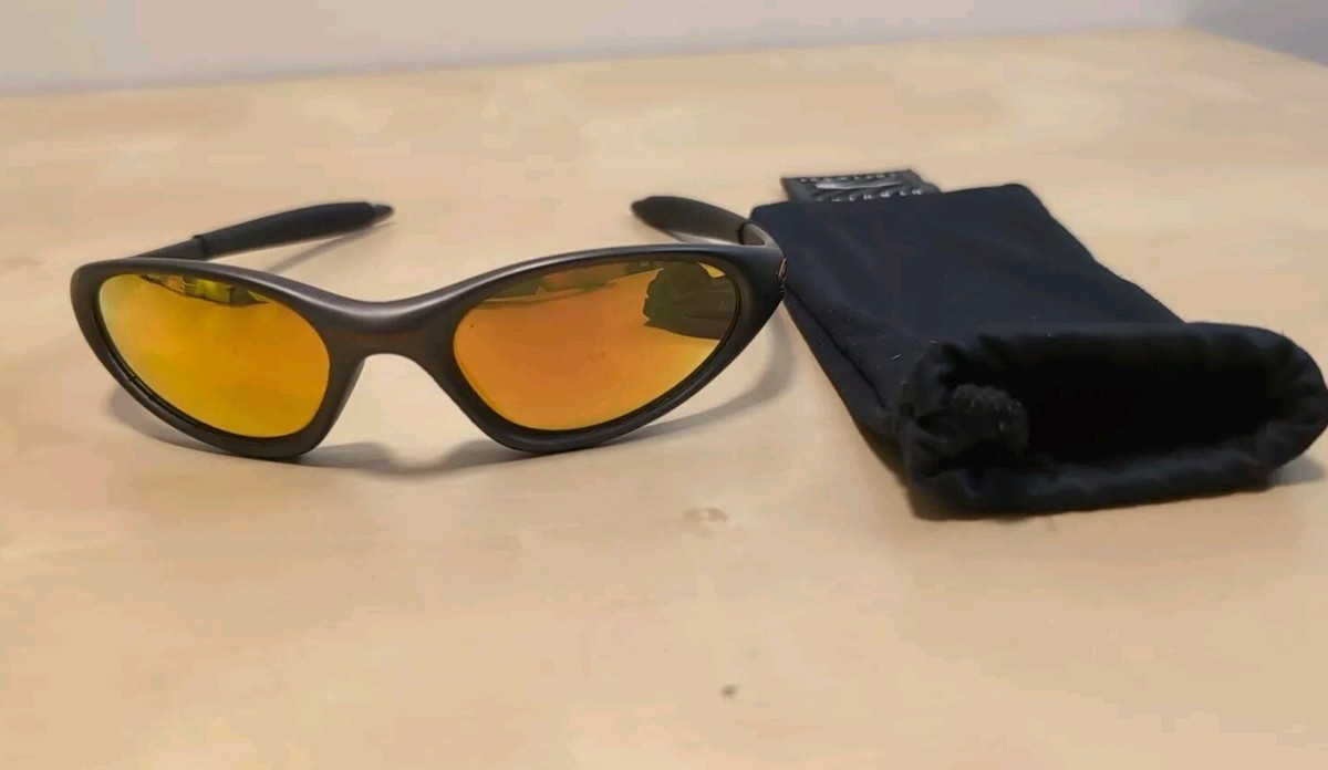 OAKLEY MINUTE 1.0 FMJ GREY FRAME W FIRE IRIDIUM LENSES OAKLEY MINUTE 1.0 FMJ GREY FRAME W FIRE IRIDIUM LENSES