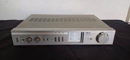 AKAI AM-U11 Stereo Integrated Amplifier -
